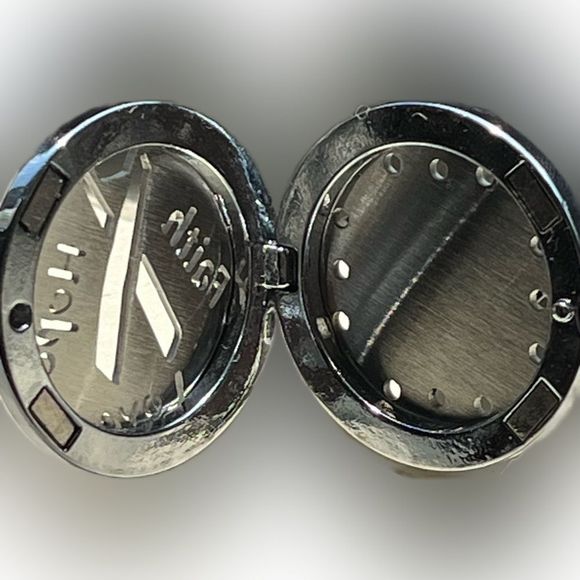 CAR VENT CLIP silver tone essential oil diffuser with wicks - Faith Hope Love - Picture 3 of 4